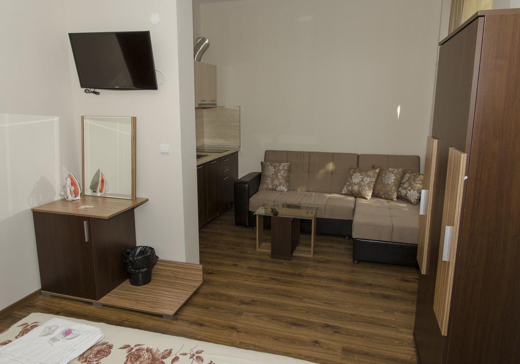 Къща за Гости Анелим Hotel Велико Търново Стая снимка